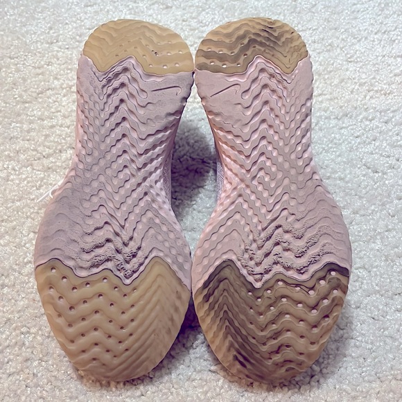 Practically New ✨ RARE Nike Women Epic React Flynet Pearl Pink Sneaker Size 6.5 - Picture 5 of 6